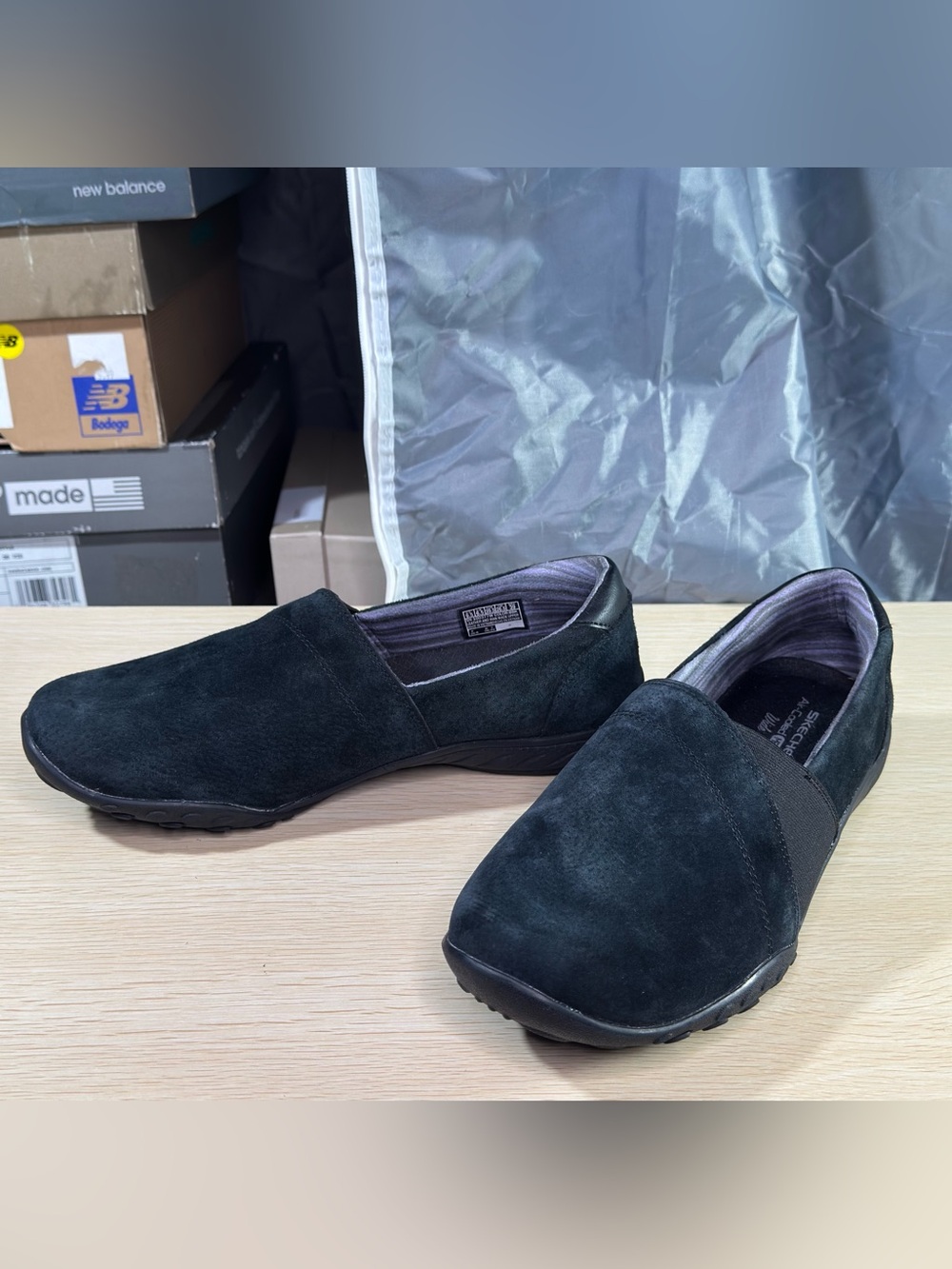 Skechers Relaxed Fit Breathe Easy Kindred Slip-On Women Size 9.5 Black Sneaker